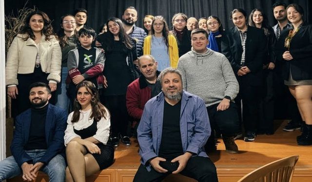 Epik Sanat Tiyatrosu’ndan “Nazım” Sahnelendi