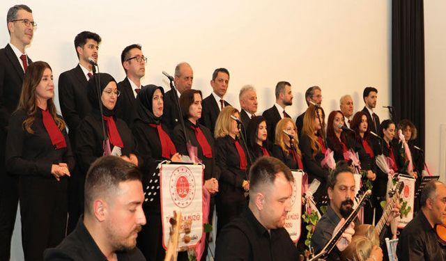 Samsun'da Adliye Çalışanlarından "19 Mayıs" Konseri
