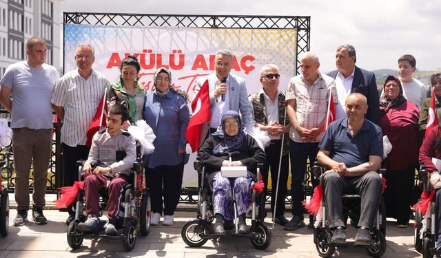İlkadım’da Engelli Araçları İhtiyaç Sahiplerine Ulaştırıldı