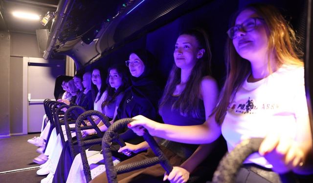 Büyükşehir’in Petek Genç Gezi Ve Kamp Programları Başladı