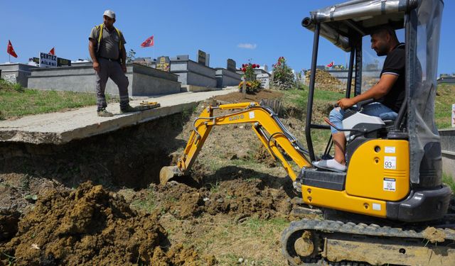 DERECİK ŞEHİR MEZARLIĞI’NDAKİ İYİLEŞTİRME