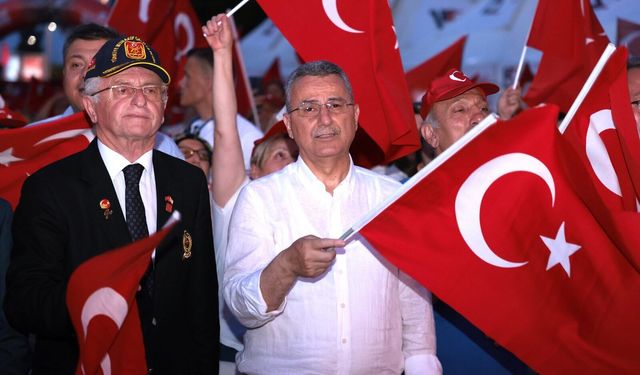 "15 TEMMUZ MİLLETİMİZİN DESTANSI DİRENİŞİDİR"